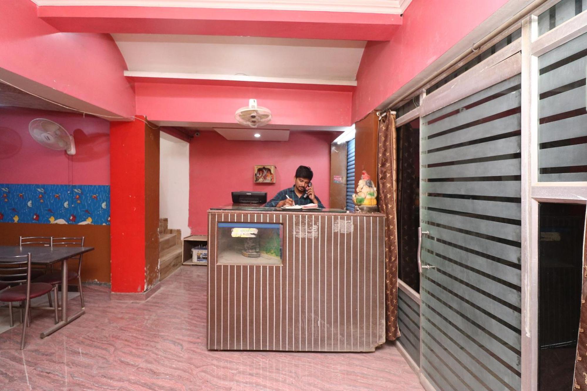 Hotel O Swastik Resort Colonelganj Exterior photo